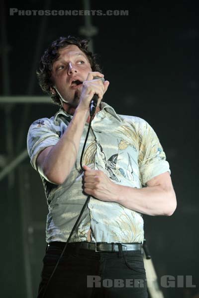 FRIENDLY FIRES - 2009-06-27 - PARIS - Hippodrome de Longchamp - 